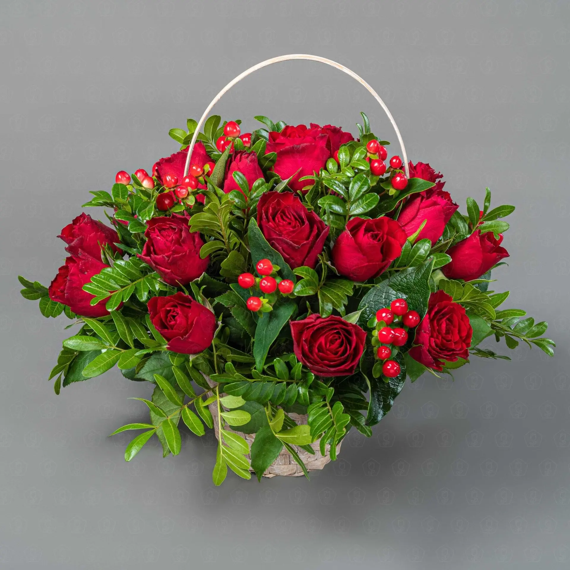 Корзина из роз Кения «Печаль»