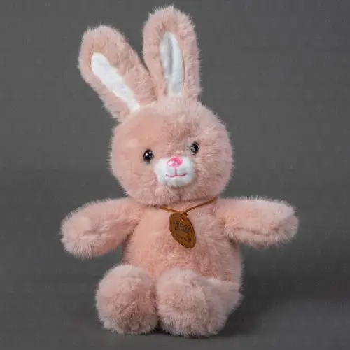 Мягкая игрушка "Зайка розовый с медальоном" 38 см. Мягкая игрушка "Зайка розовый с медальоном" 38 см.