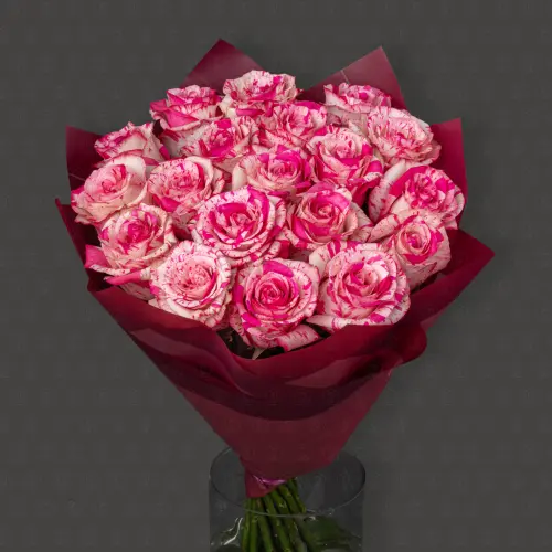 19 Роз Эквадор 50 см. "Мелодия цветов"